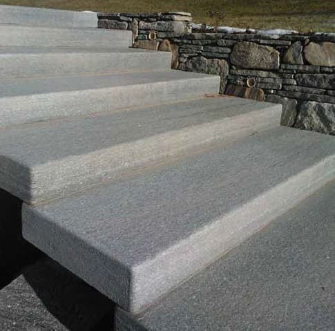 Blockstufe Luserna Gneis