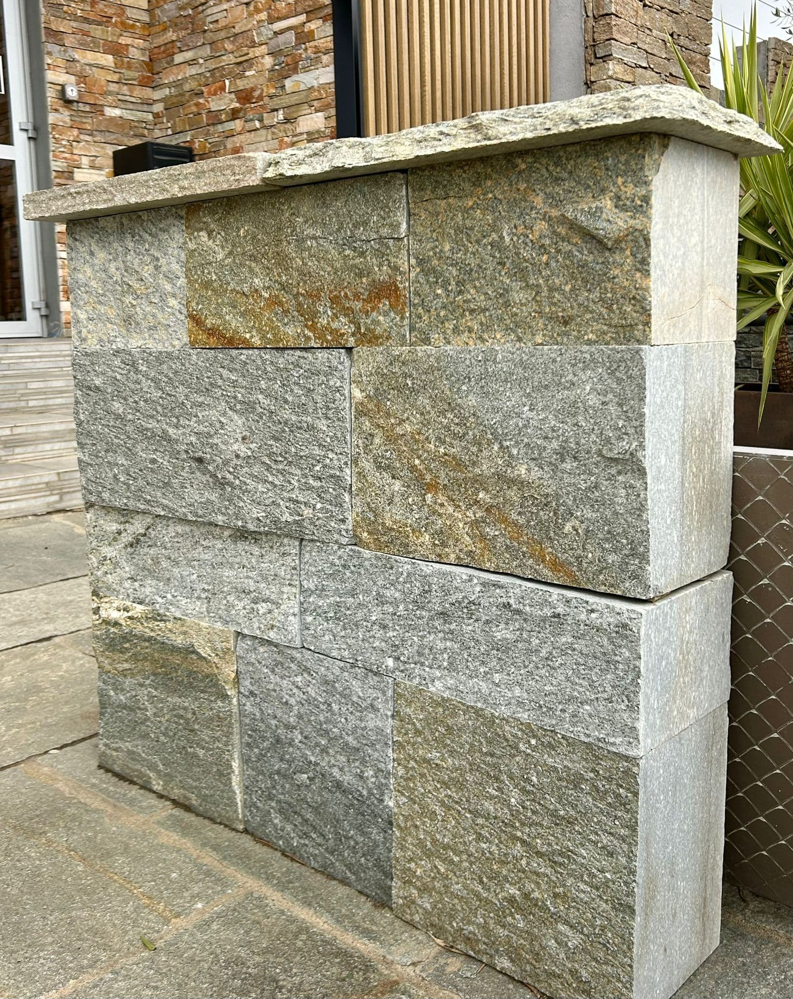 Luserna Gneis - Mauerstein