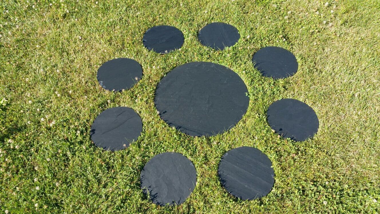 Schiefer Bodenplatte