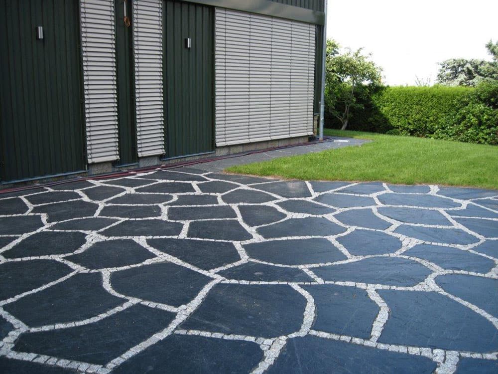 Schiefer Polygonalplatte