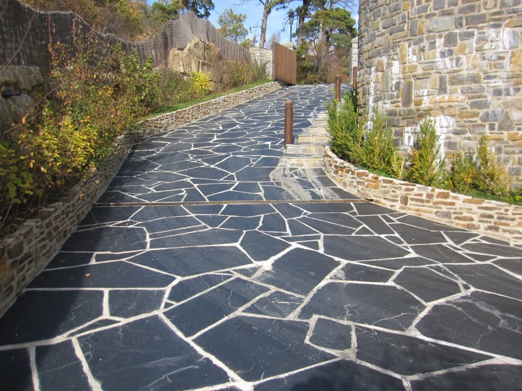 Schiefer Polygonalplatte