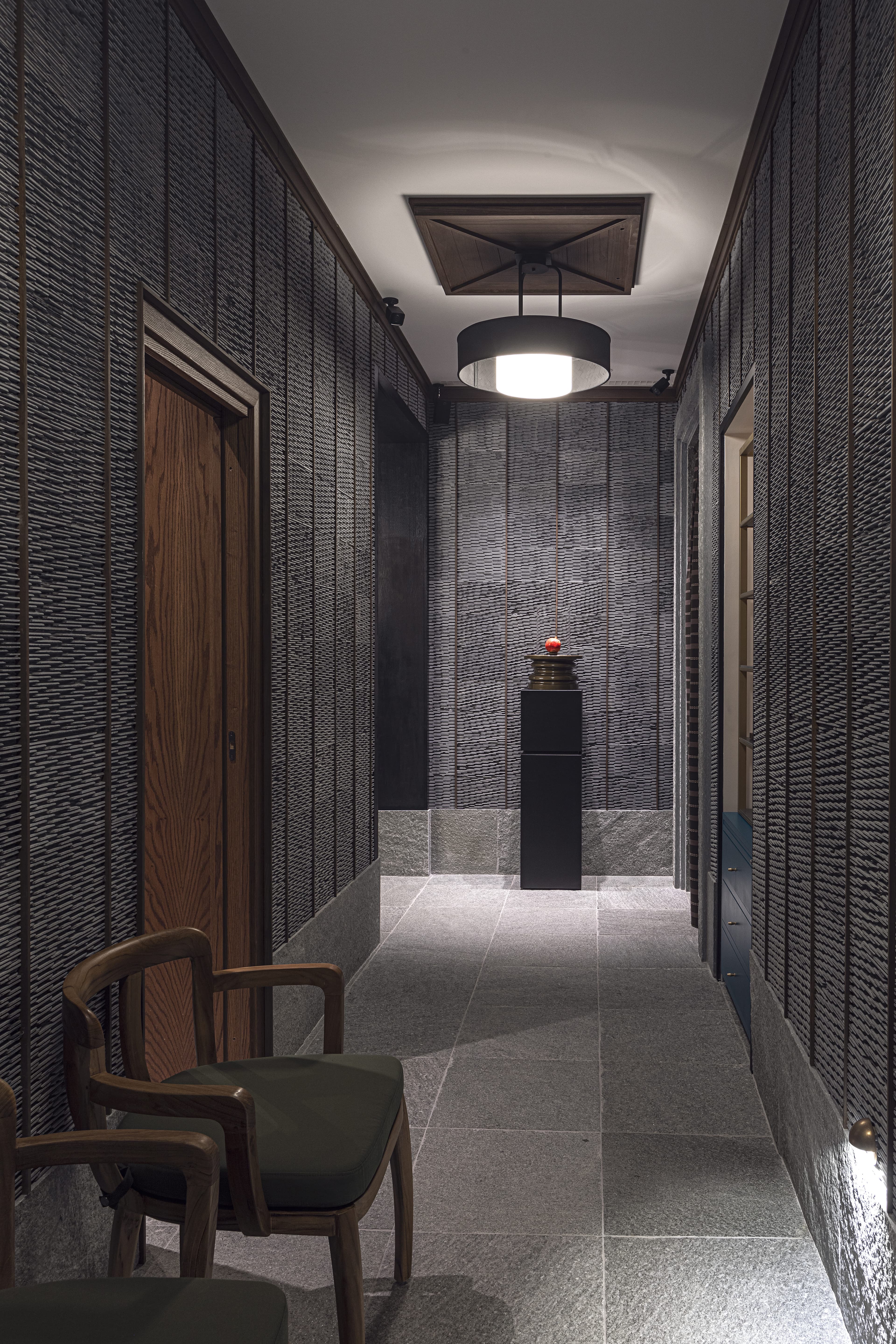 HOCHWERTIGE MATERIALIEN